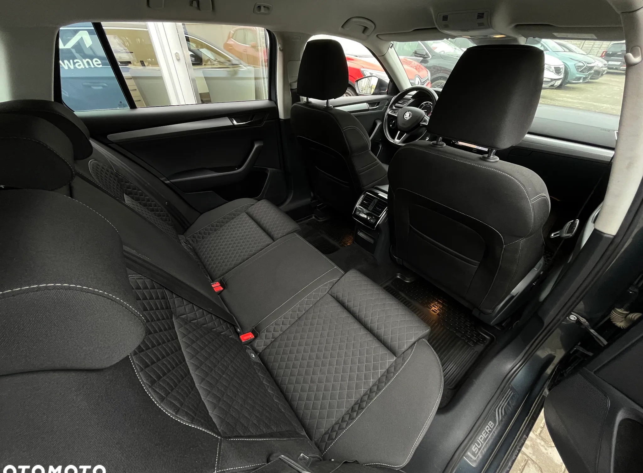 Skoda Superb cena 75900 przebieg: 185000, rok produkcji 2017 z Bydgoszcz małe 667